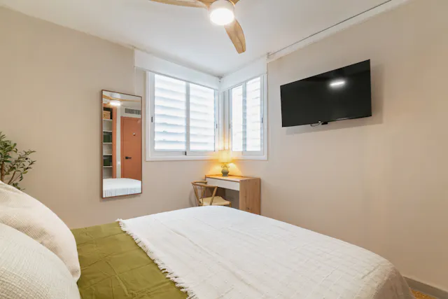 Private room in Gran Via de Carles III, Barcelona (1559869) room image 2