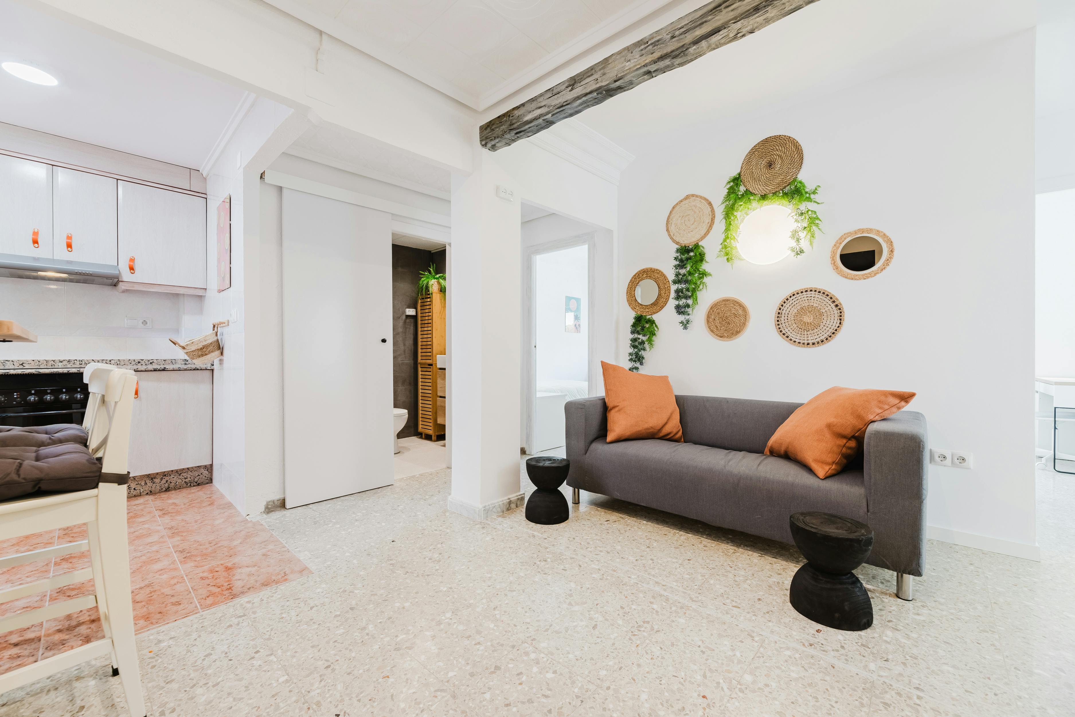 Apartment Valencia, 1 bed, 8m² — photo 5