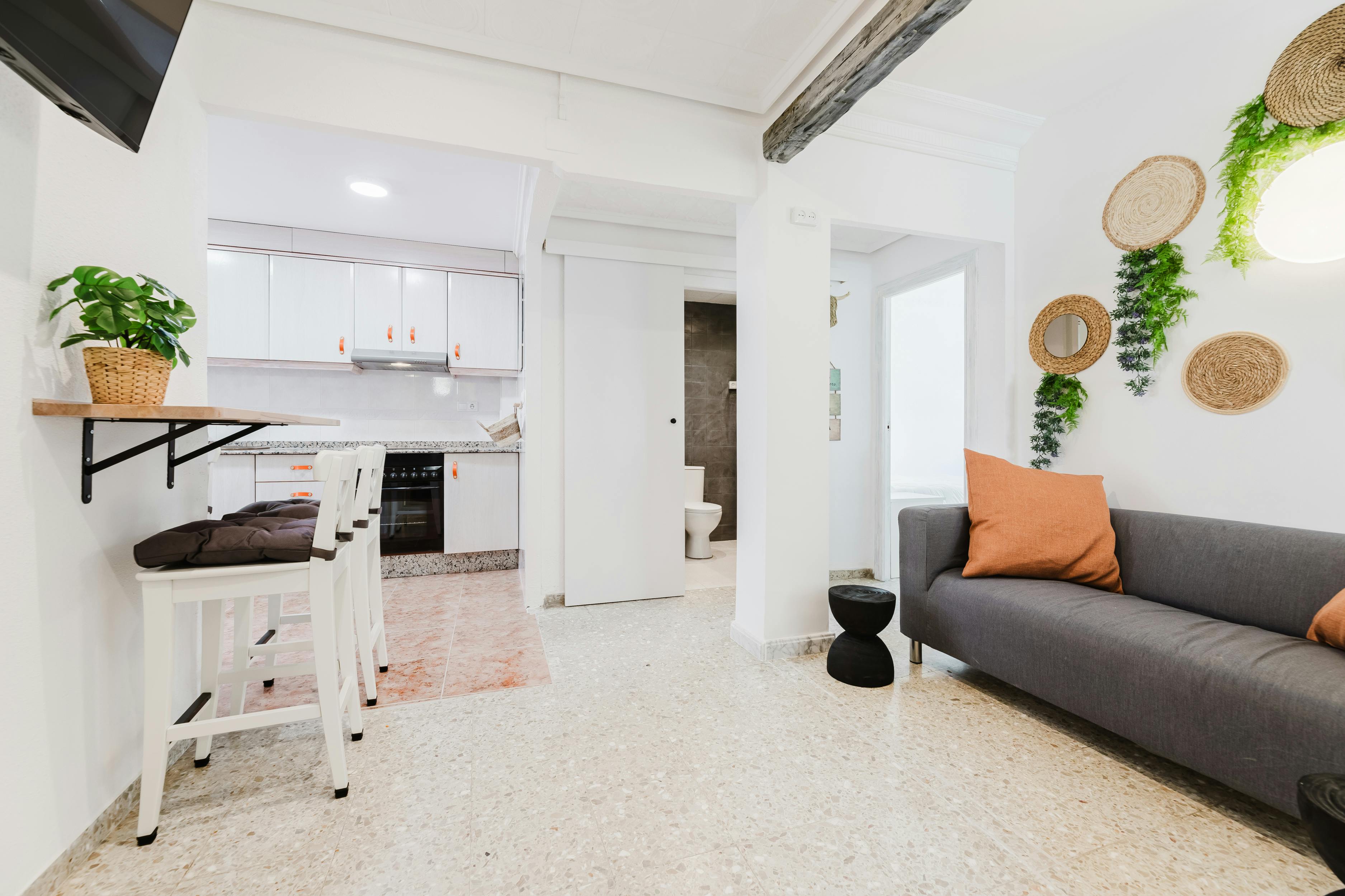 Apartment Valencia, 1 bed, 8m² — photo 3