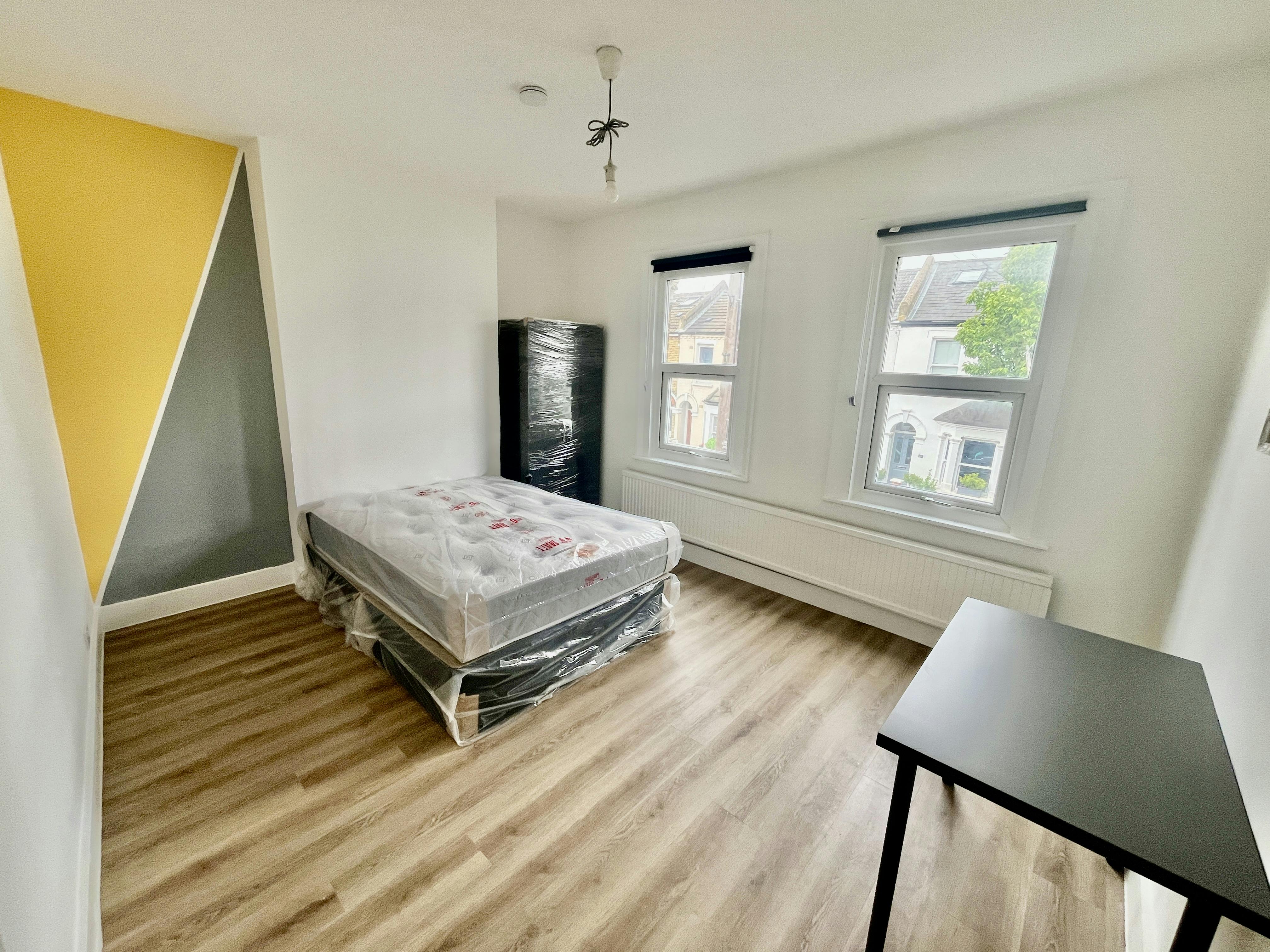 Private room for rent for £953 per month in London, Moffat Road