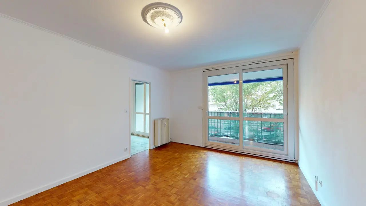 3-Bedroom Apartment in Avenue des Champs Perdrix, Dijon (1560293) ROOM 1