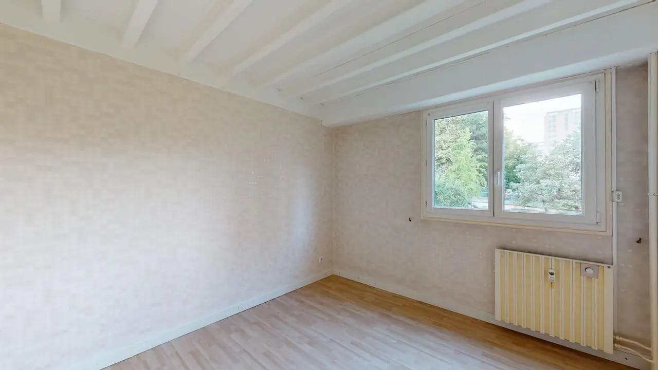3-Bedroom Apartment in Avenue des Champs Perdrix, Dijon (1560293) room image 10