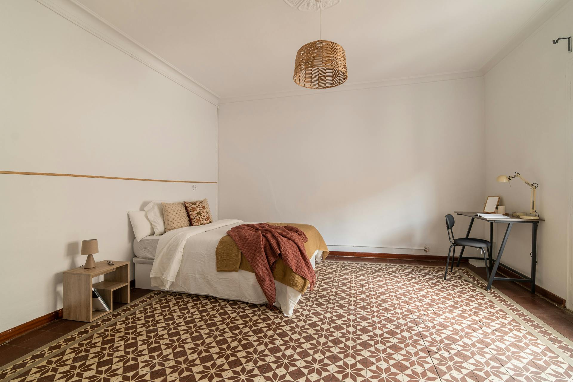 Shared room for rent for €820 per month in Barcelona, Carrer Ample