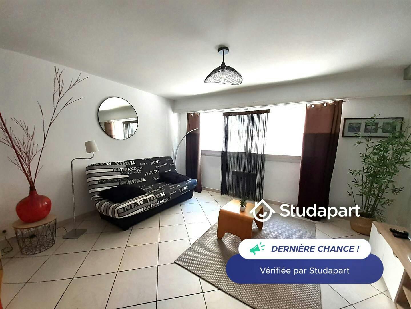 Apartament de închiriat pentru 690 EUR pe lună în Biarritz, Rue Marie Hope Vère
