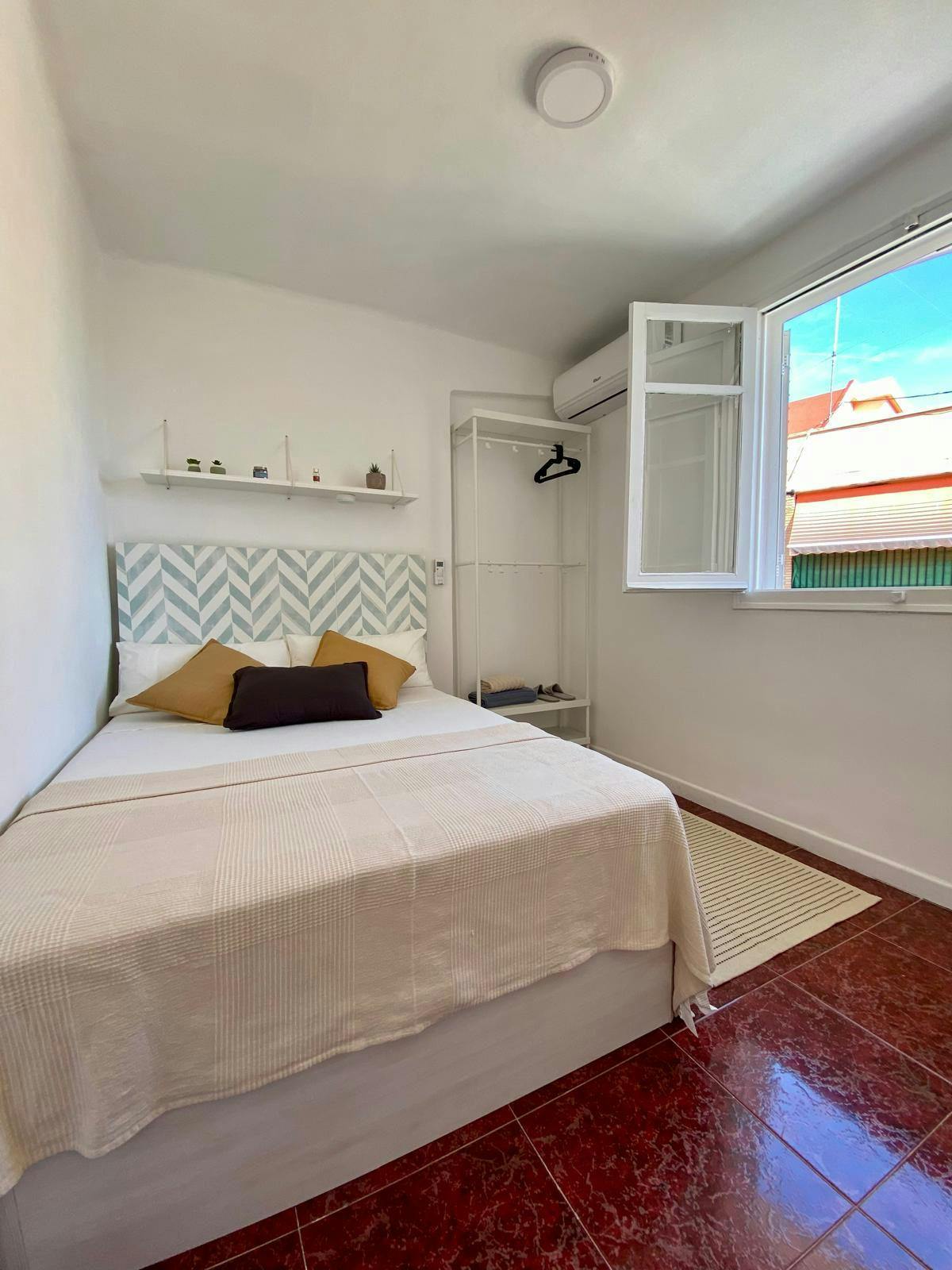 Спільна кімната за оренду для 500 EUR на місяць у Valencia, Calle Pintor Matarana