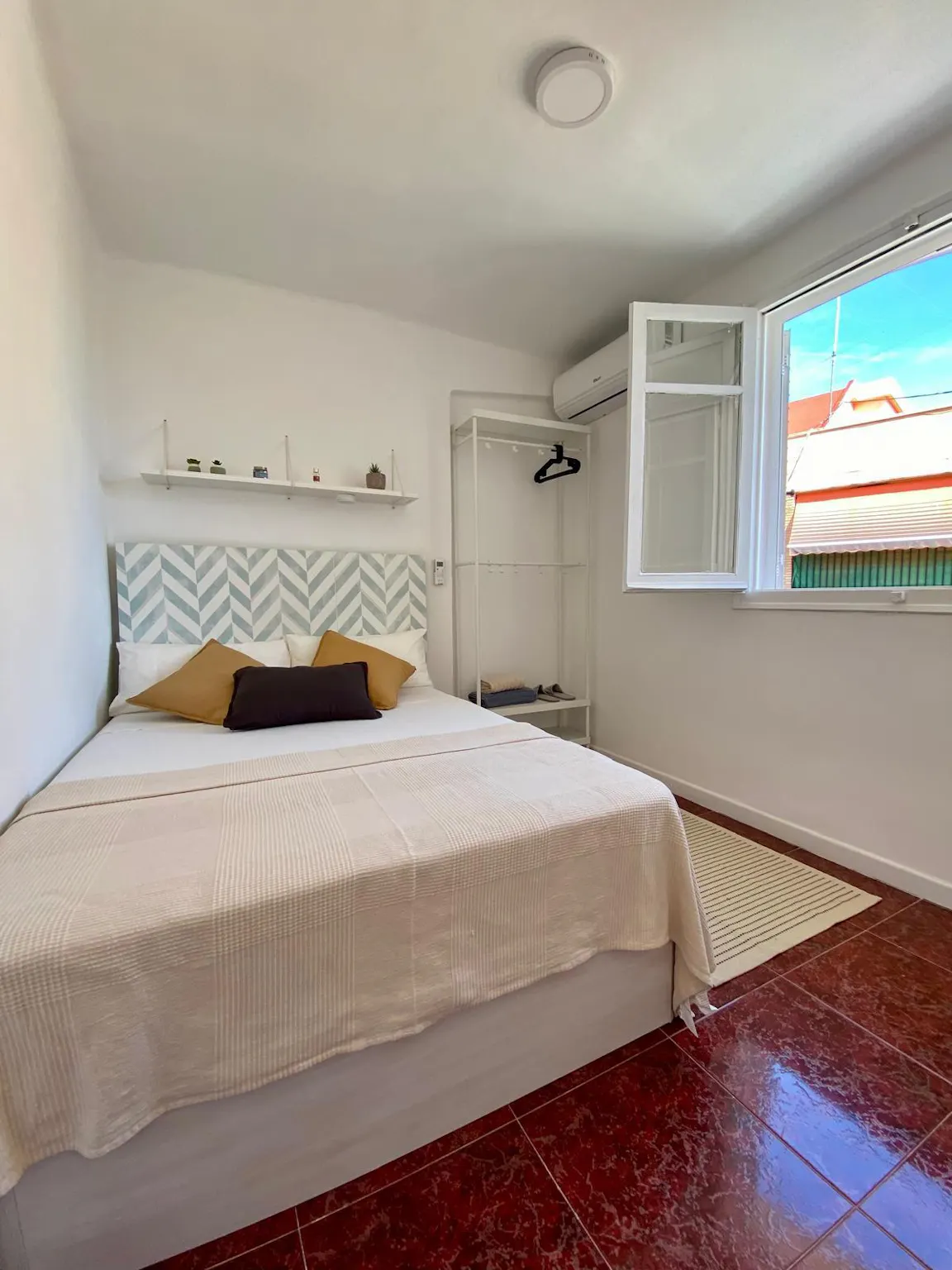 Shared room in Calle Pintor Matarana, Valencia (1560594) ROOM 2