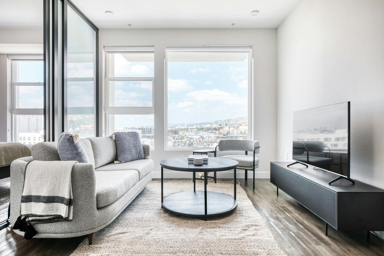 Appartamento in affitto a $4,418 al mese a Los Angeles, Santa Monica Boulevard