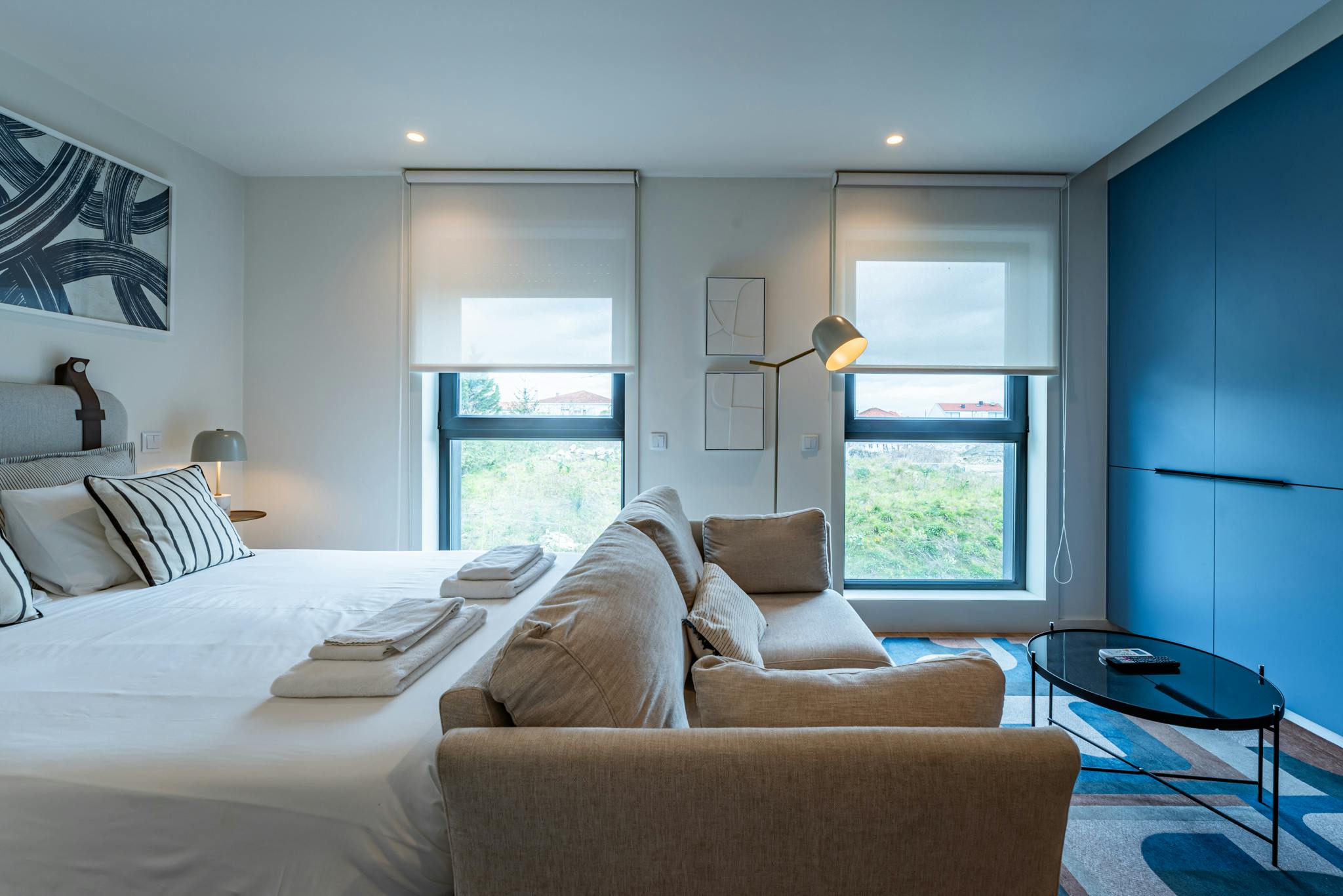 Studio for rent for €1,250 per month in Porto, Rua de António José da Silva