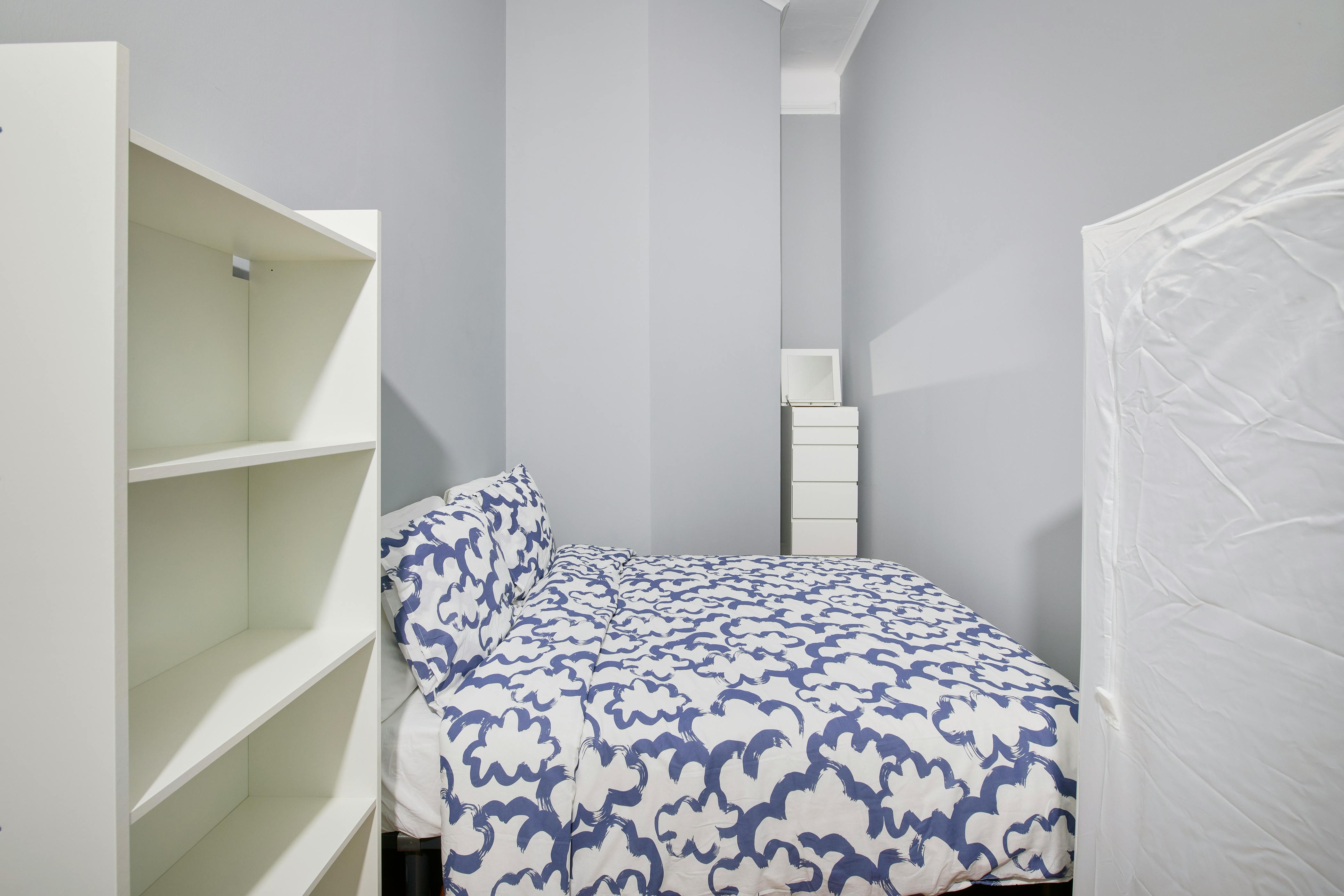 Private room for rent for €450 per month in Lisbon, Avenida António Serpa