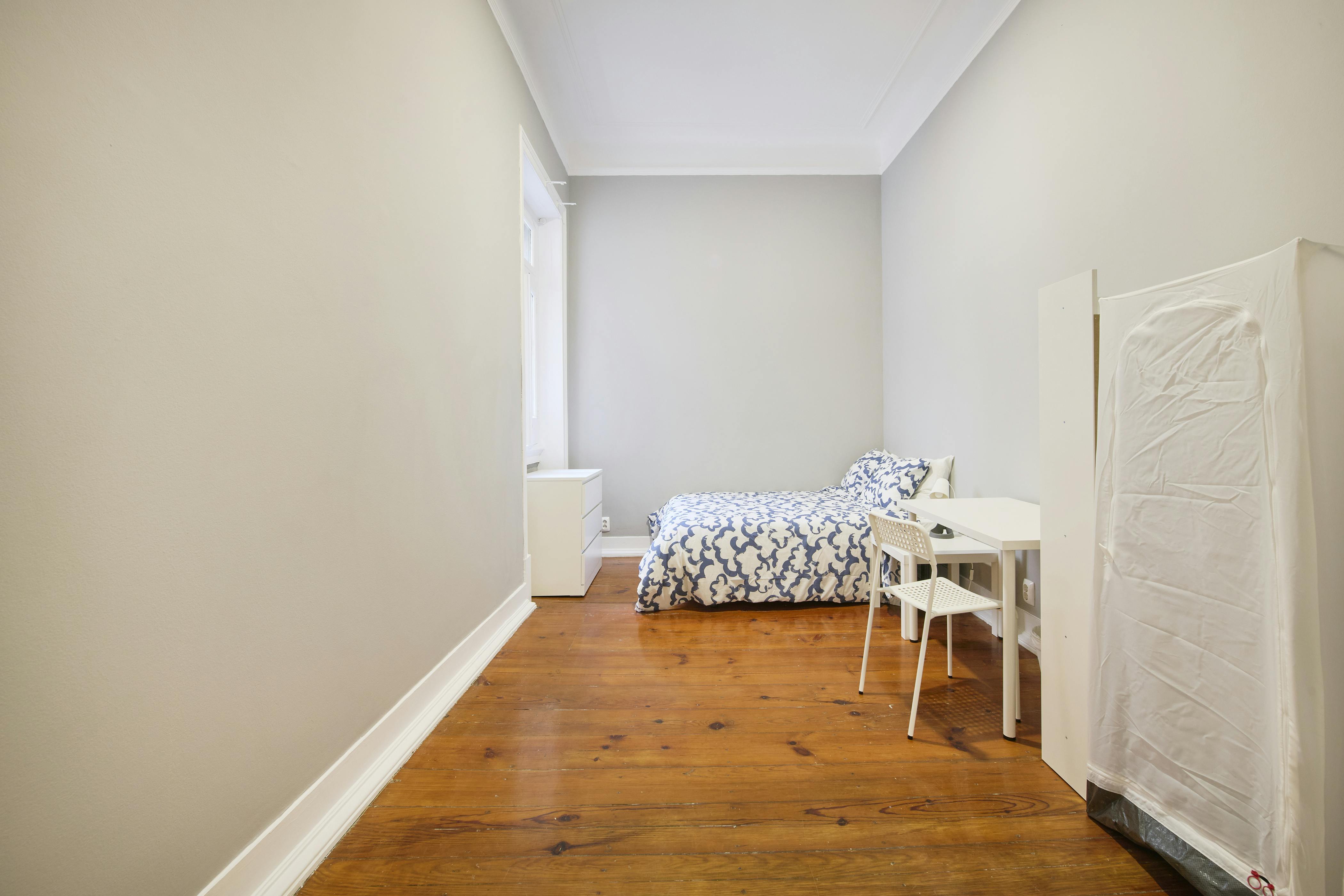 Private room for rent for €500 per month in Lisbon, Avenida António Serpa