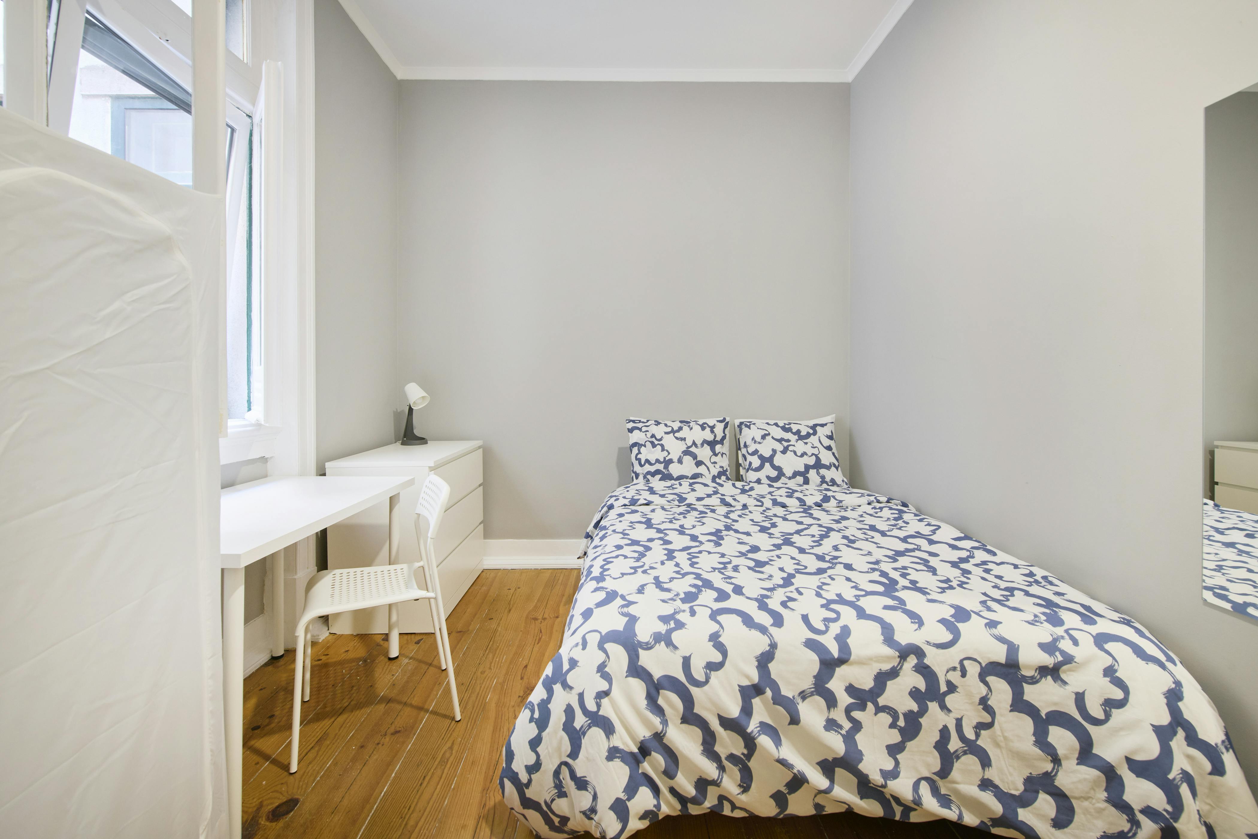Private room for rent for €450 per month in Lisbon, Avenida António Serpa
