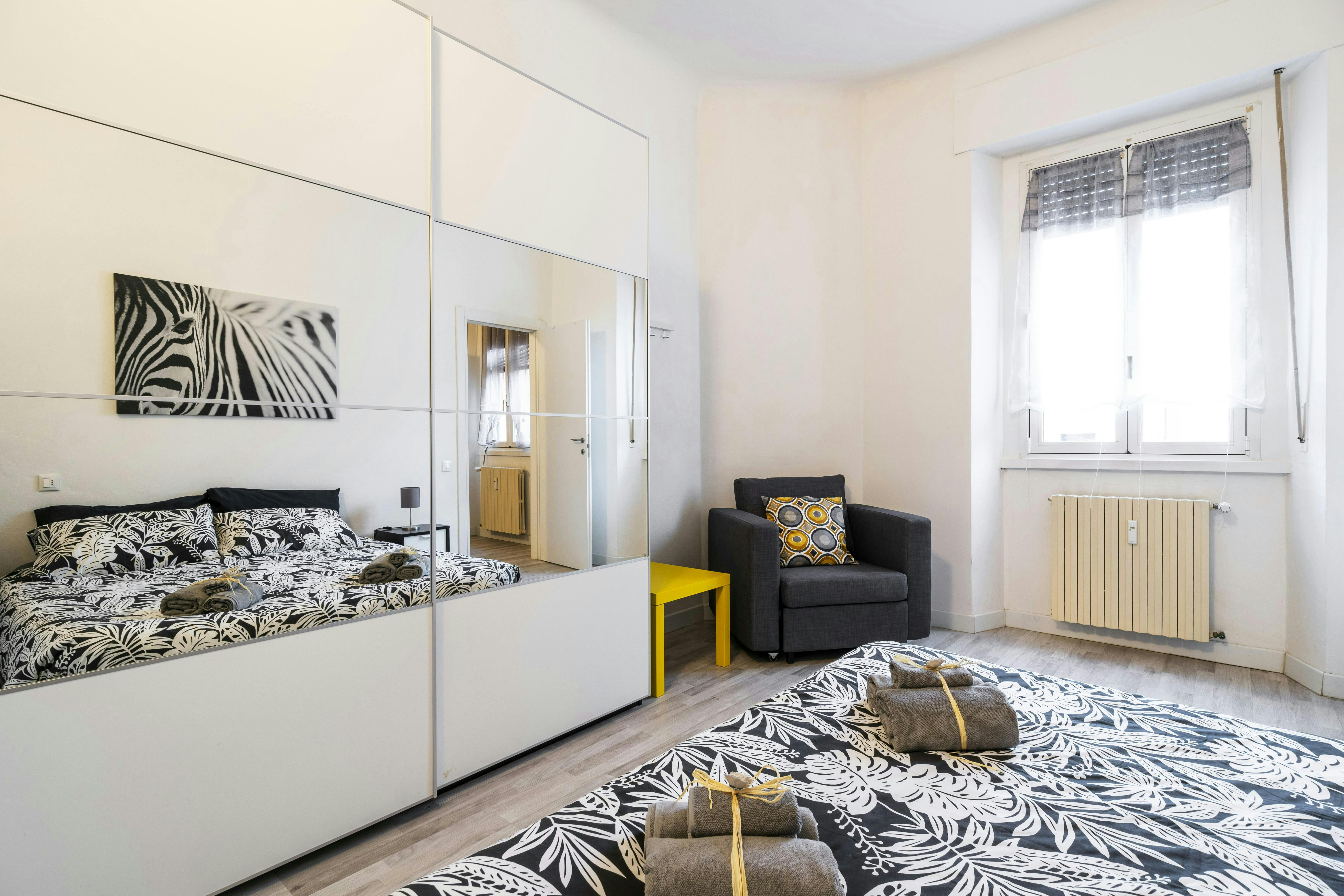 Apartment for rent for €1,200 per month in Milan, Piazza Angilberto II