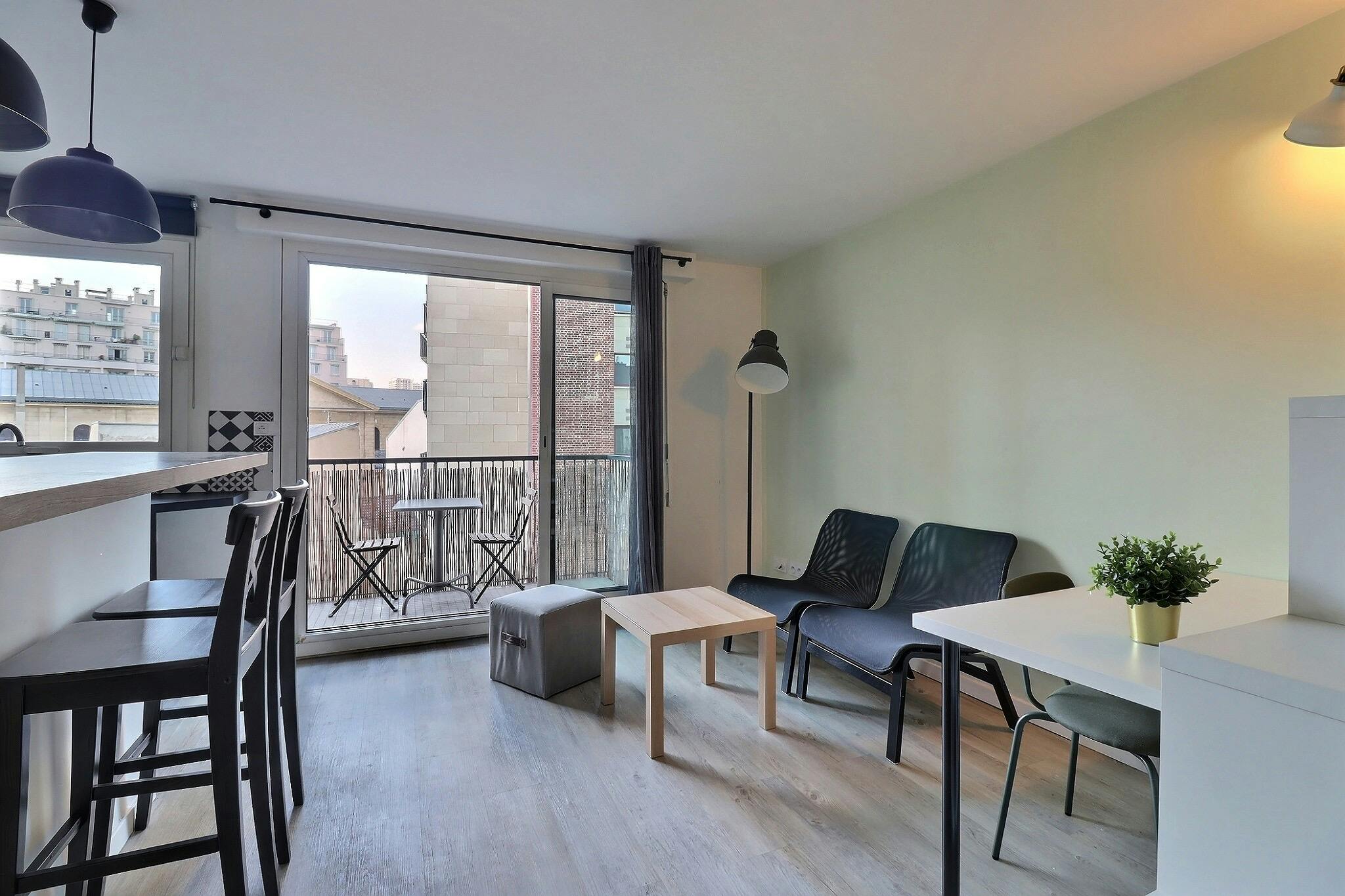公寓 正在以 €1,496 的月租出租，其位于 Paris, Rue de la Croix Nivert