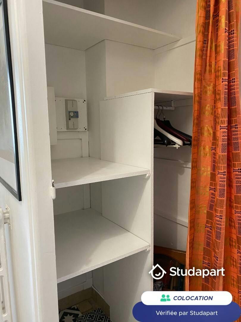 私人房间 正在以 €350 的月租出租，其位于 Tours, Rue de Montbazon