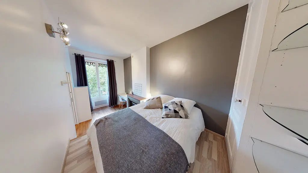 Avenue des Frères Lumière, Lyon preview