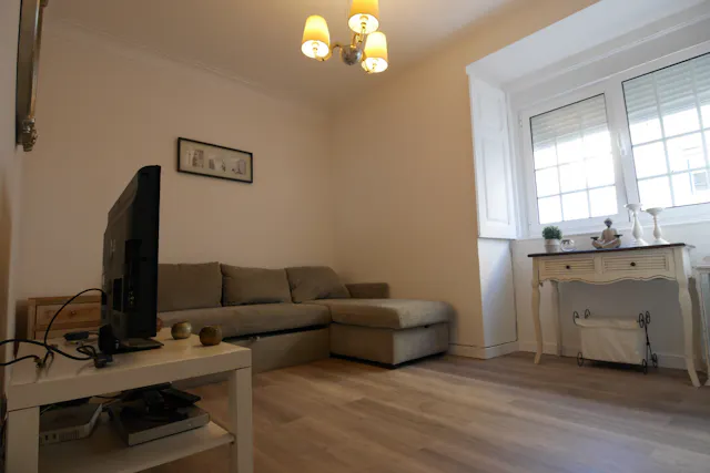 2-Bedroom Apartment in Rua Alberto Pimentel, Lisbon (1562725) room image 1