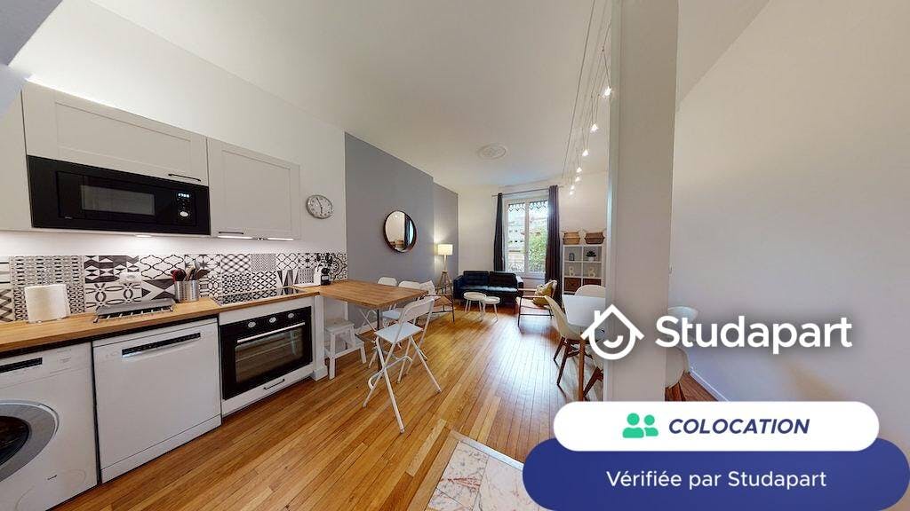 Private room for rent on Avenue des Frères Lumière, Lyon - Widok 5