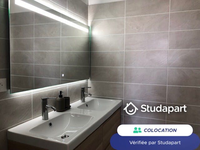 Private room for rent on Rue des Trois Rois, Marseille – pohled 5