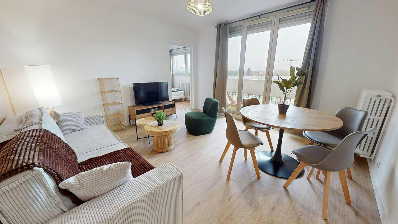 Private room for rent on Avenue Debourg, Lyon - Plus