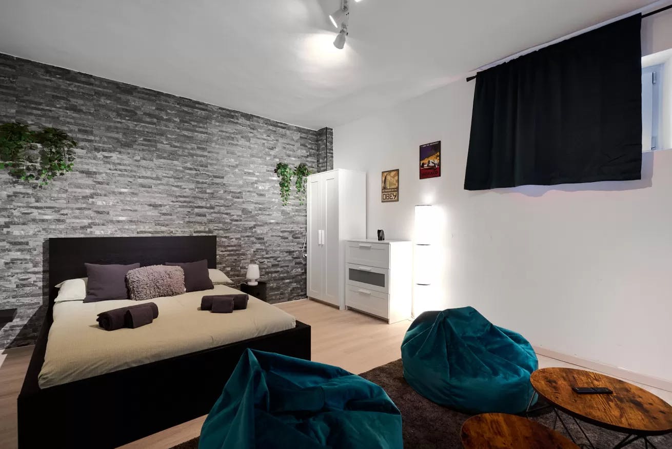 Via San Faustino, Milan