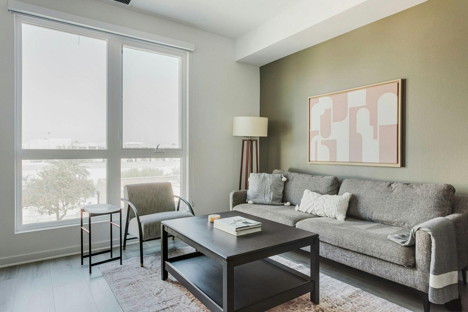 Apartament de închiriat pentru $4,045 pe lună în Long Beach, The Promenade North