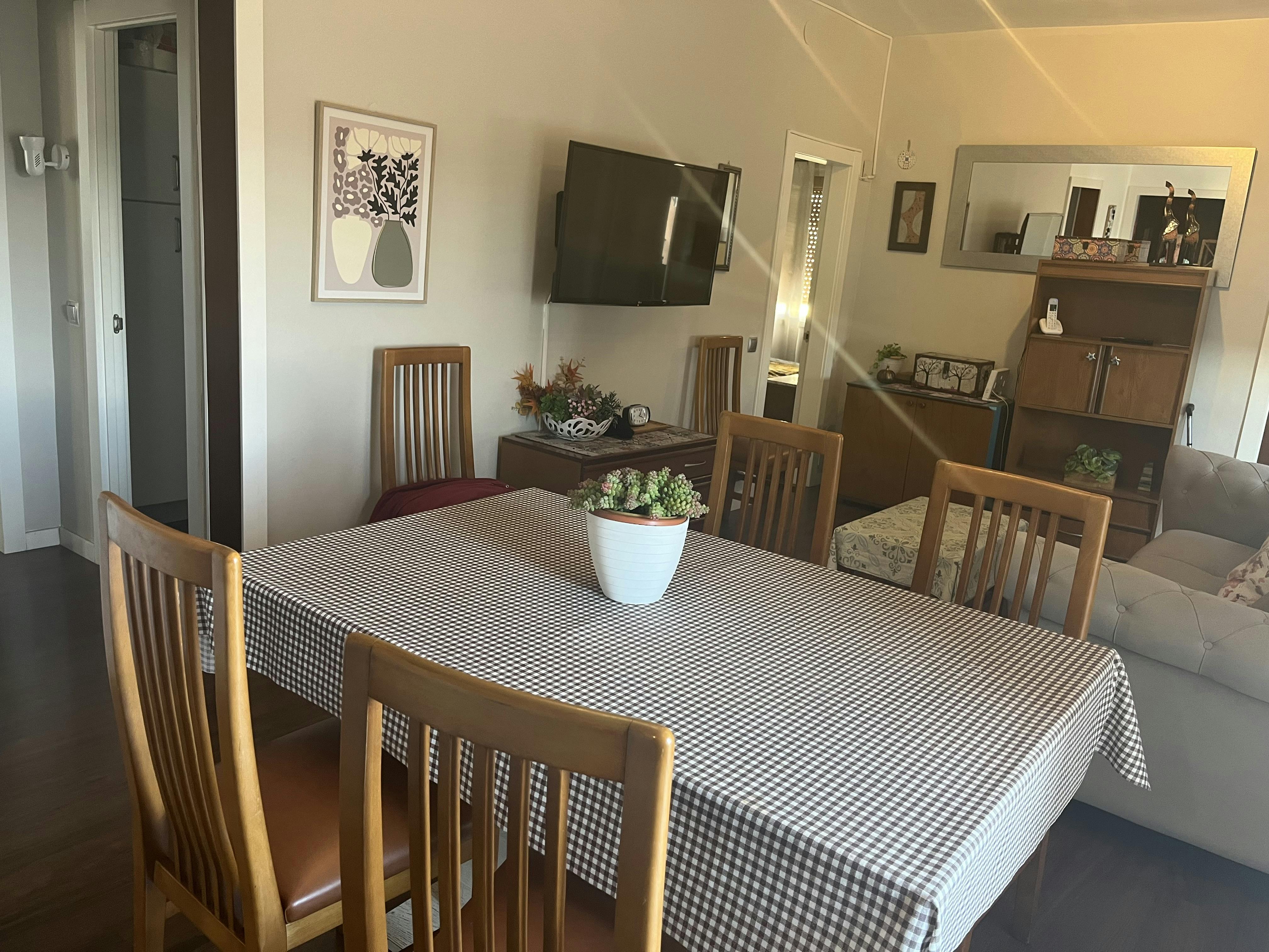 Apartment for rent for €1,850 per month in Barcelona, Rambla de Guipúscoa