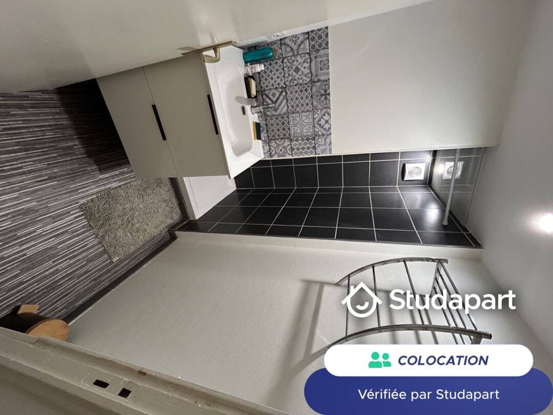 Private room for rent for €450 per month in Valenciennes, Cité Lebrun