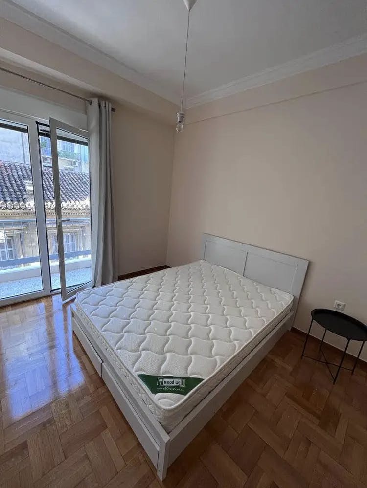 Private room for rent for €350 per month in Athens, Magnisias