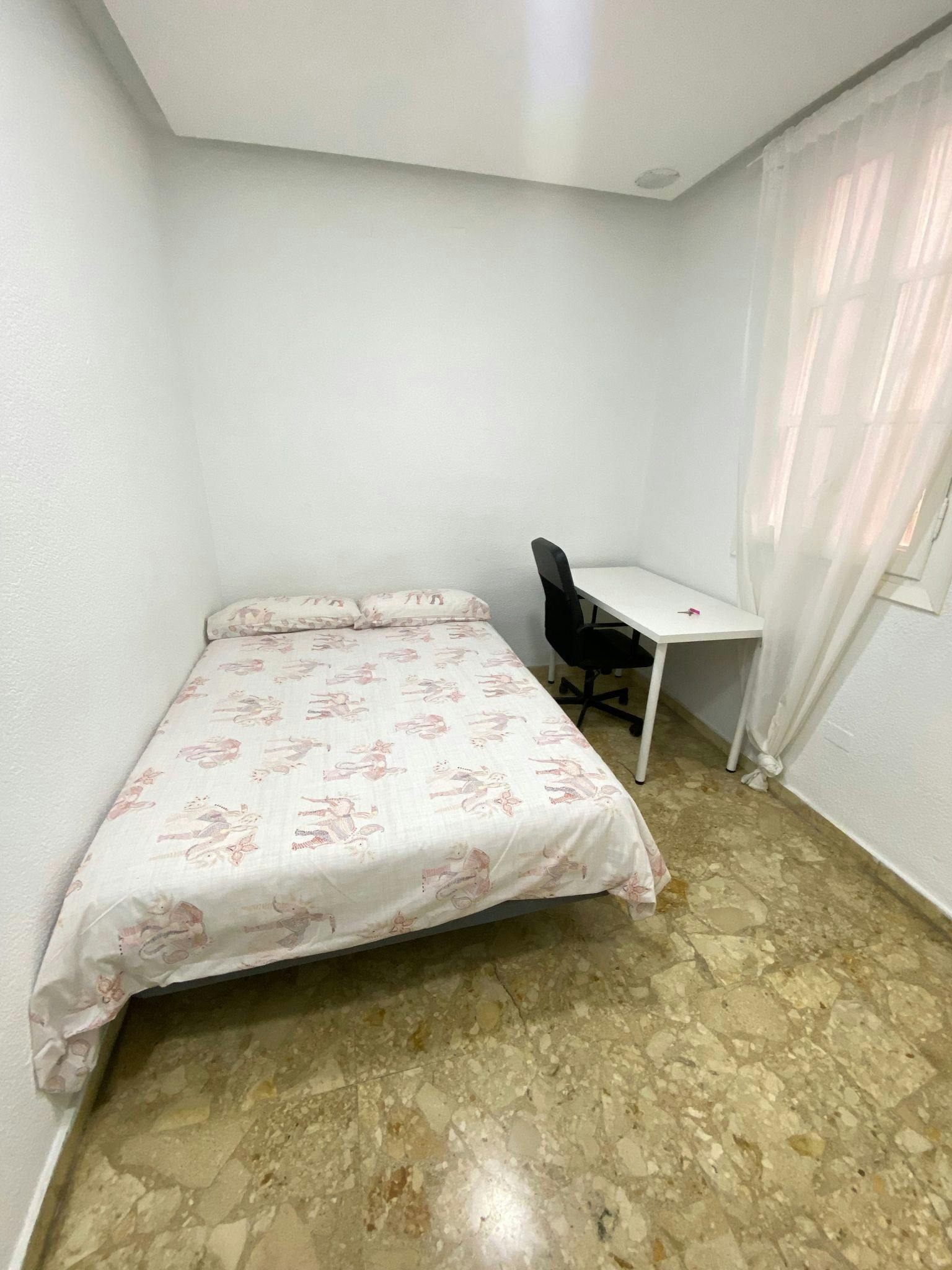 Single room Valencia, 1 bed, 8m² — photo 10
