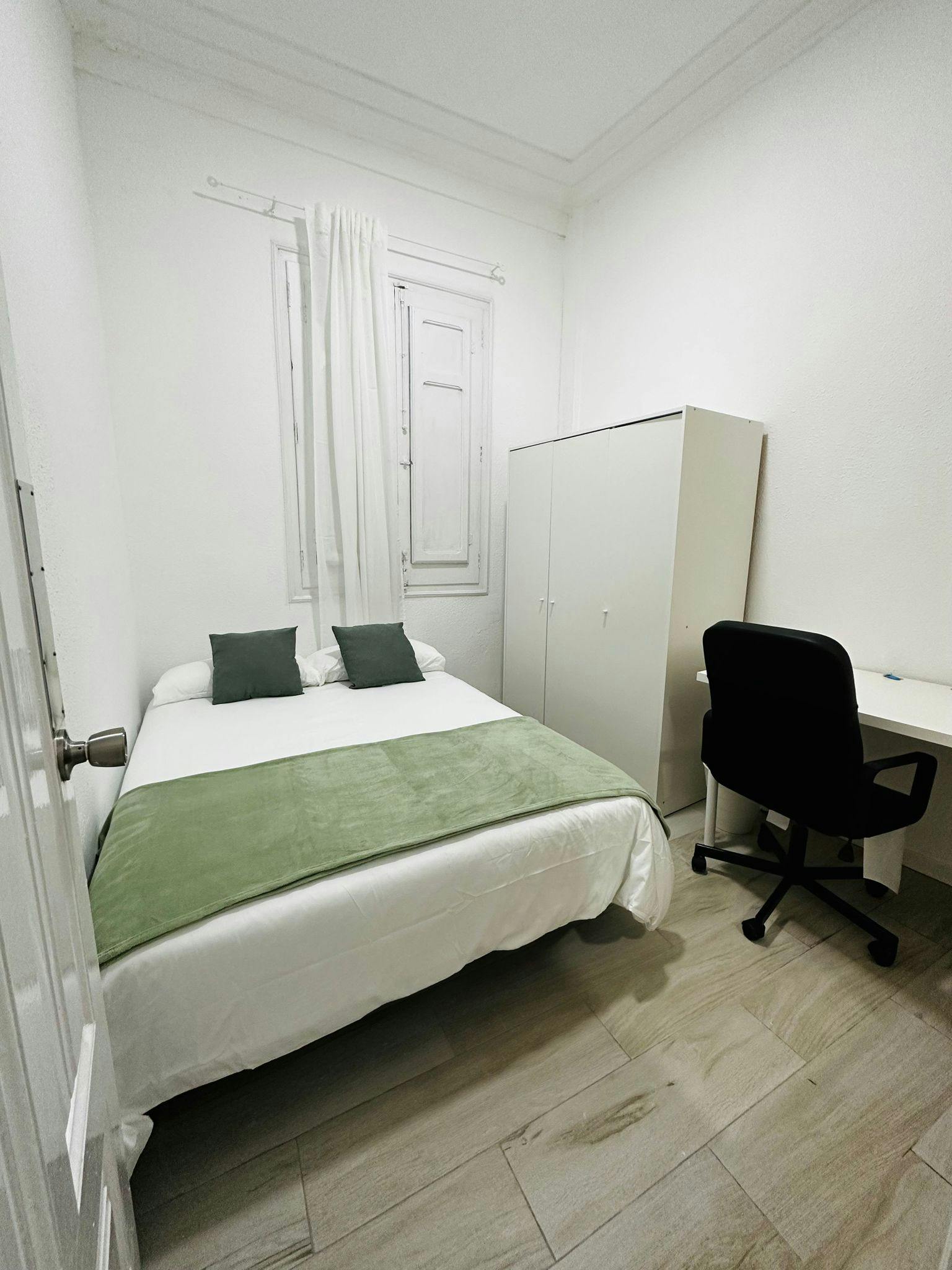 Apartment Valencia, 1 bed, 9m² — photo 1