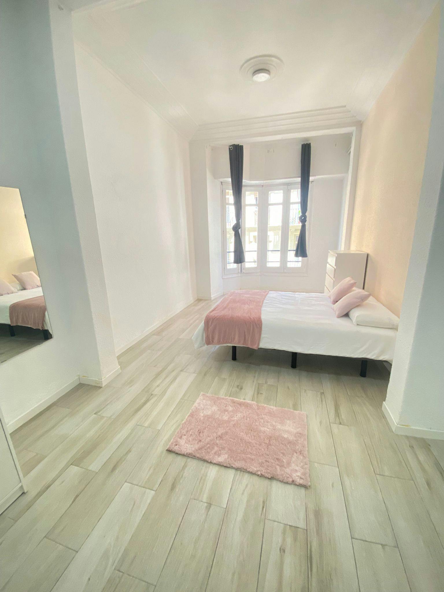 Single room Valencia, 1 bed, 17m² — photo 3