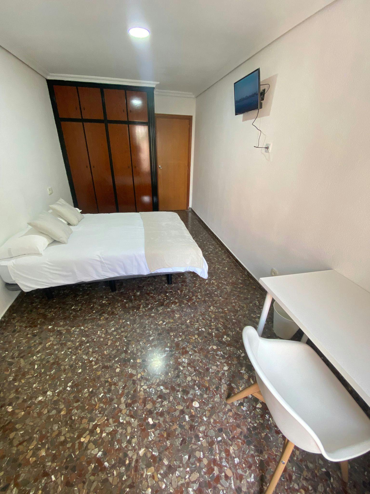 Single room Torrent, 1 bed, 12m² — photo 4