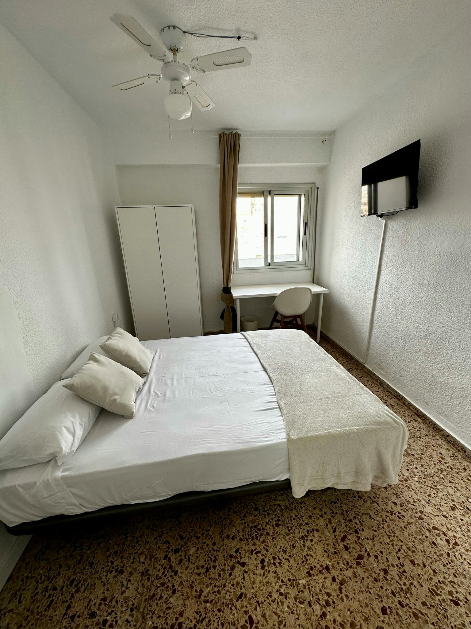 Apartment Valencia, 1 bed, 11m² — photo 1