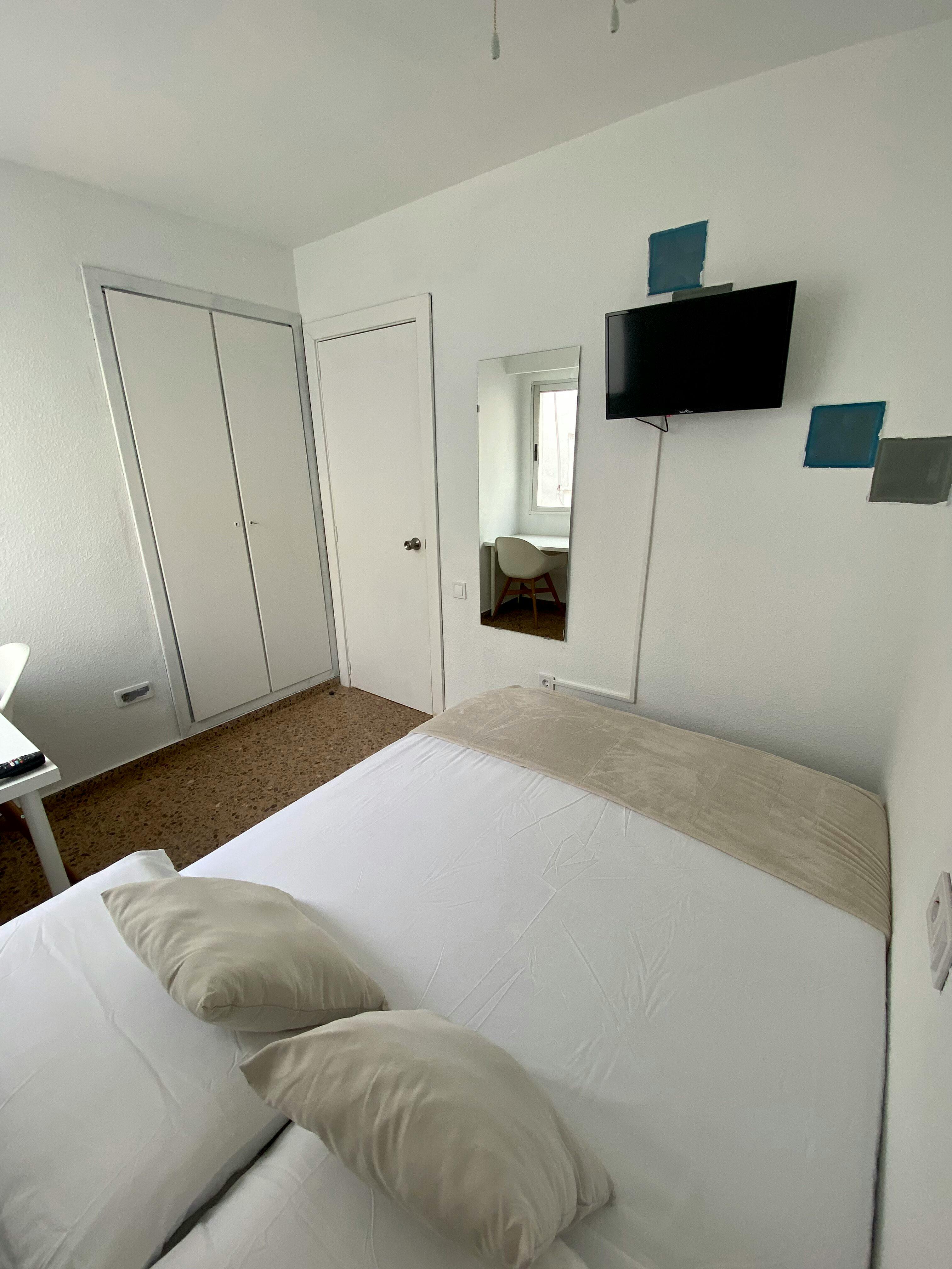 Single room Torrent, 1 bed, 8m² — photo 3