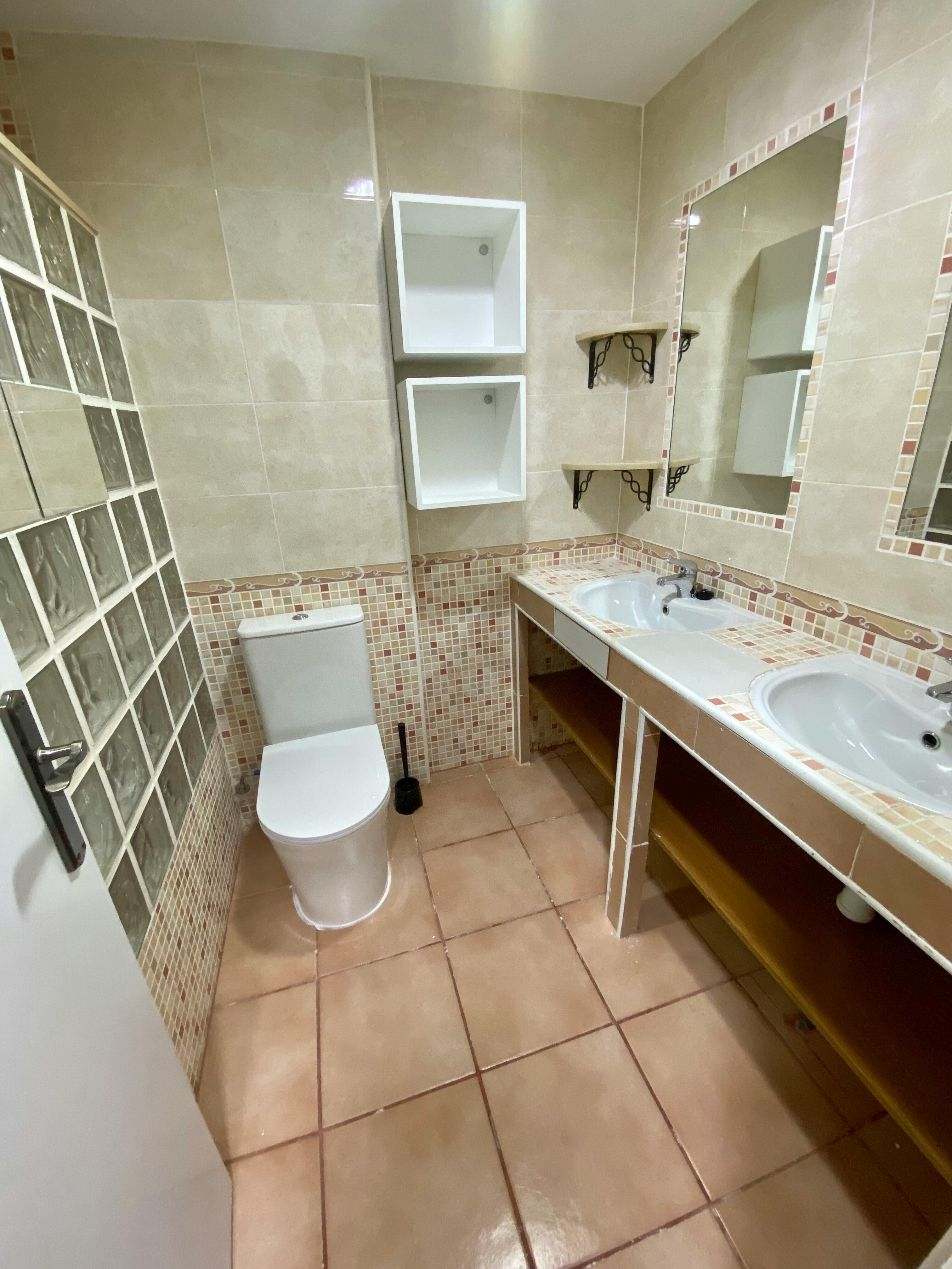Single room Torrent, 1 bed, 8m² — photo 1