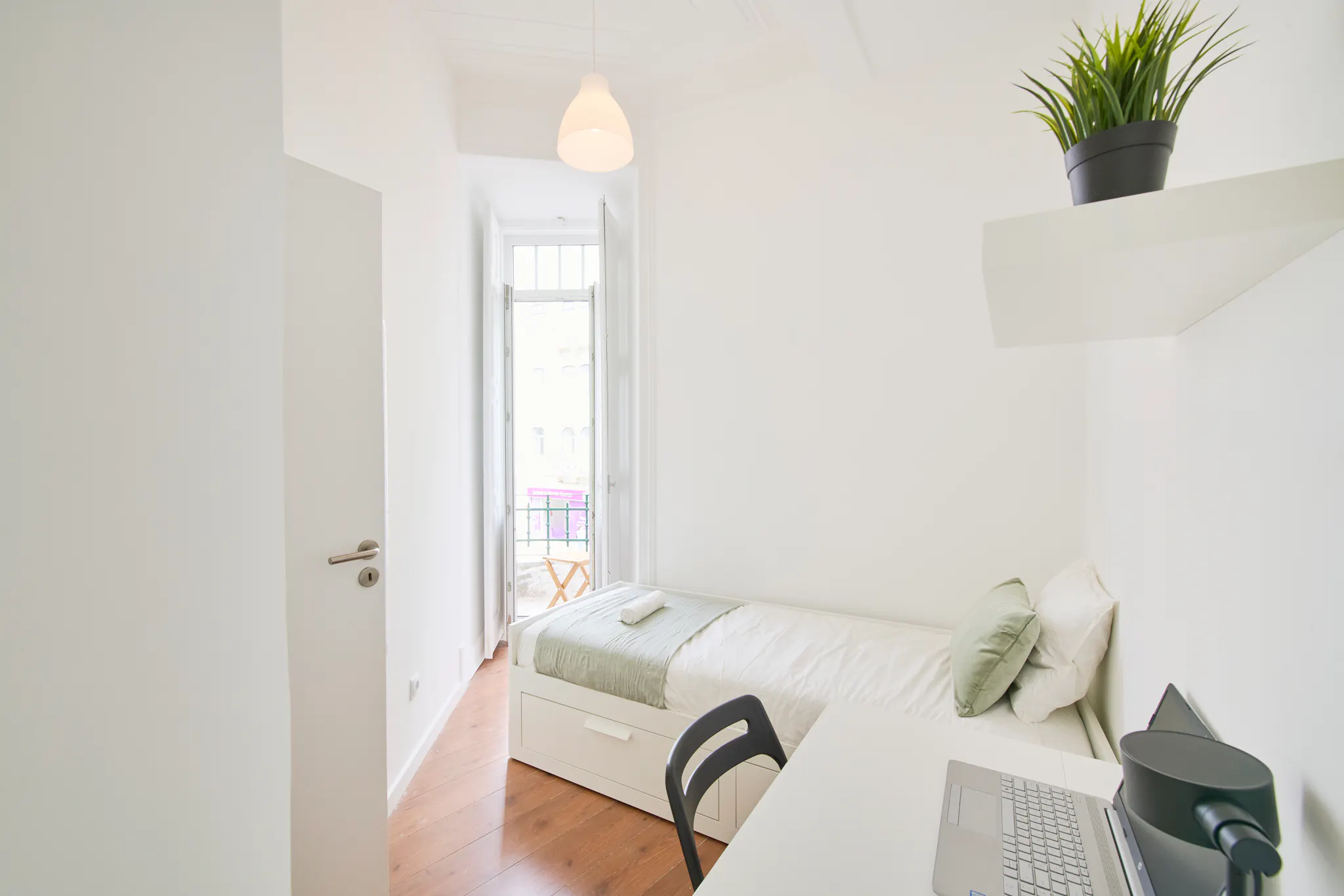 Rua Morais Soares, Lisbon preview