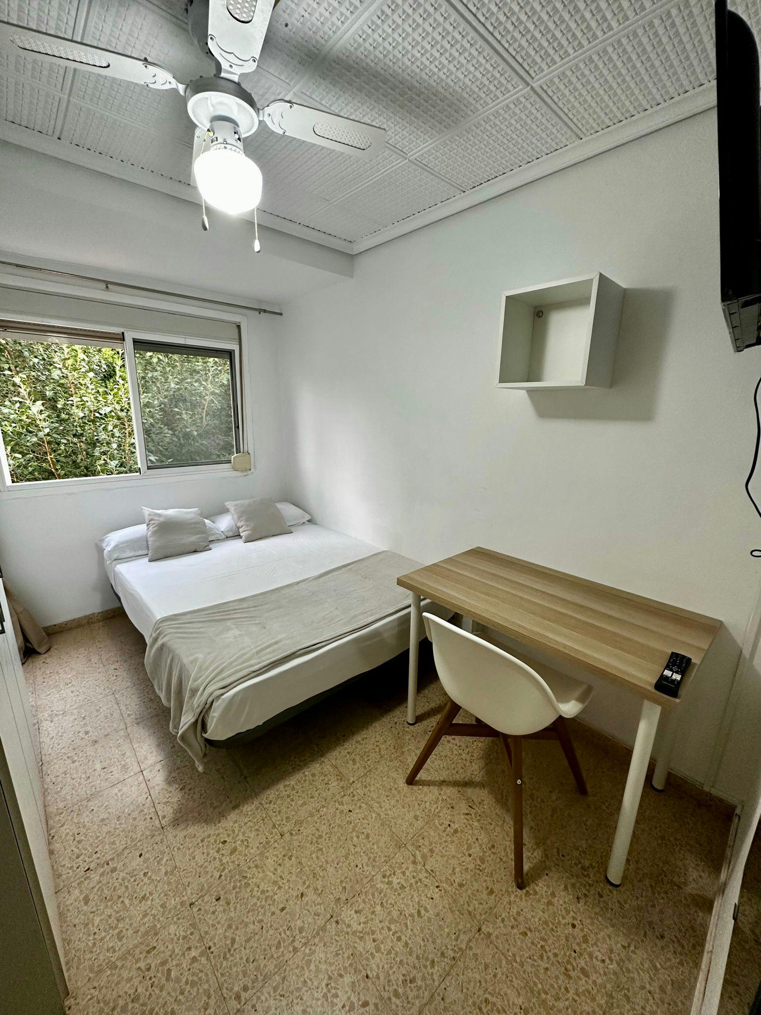 Single room Valencia, 1 bed, 9m² — photo 3