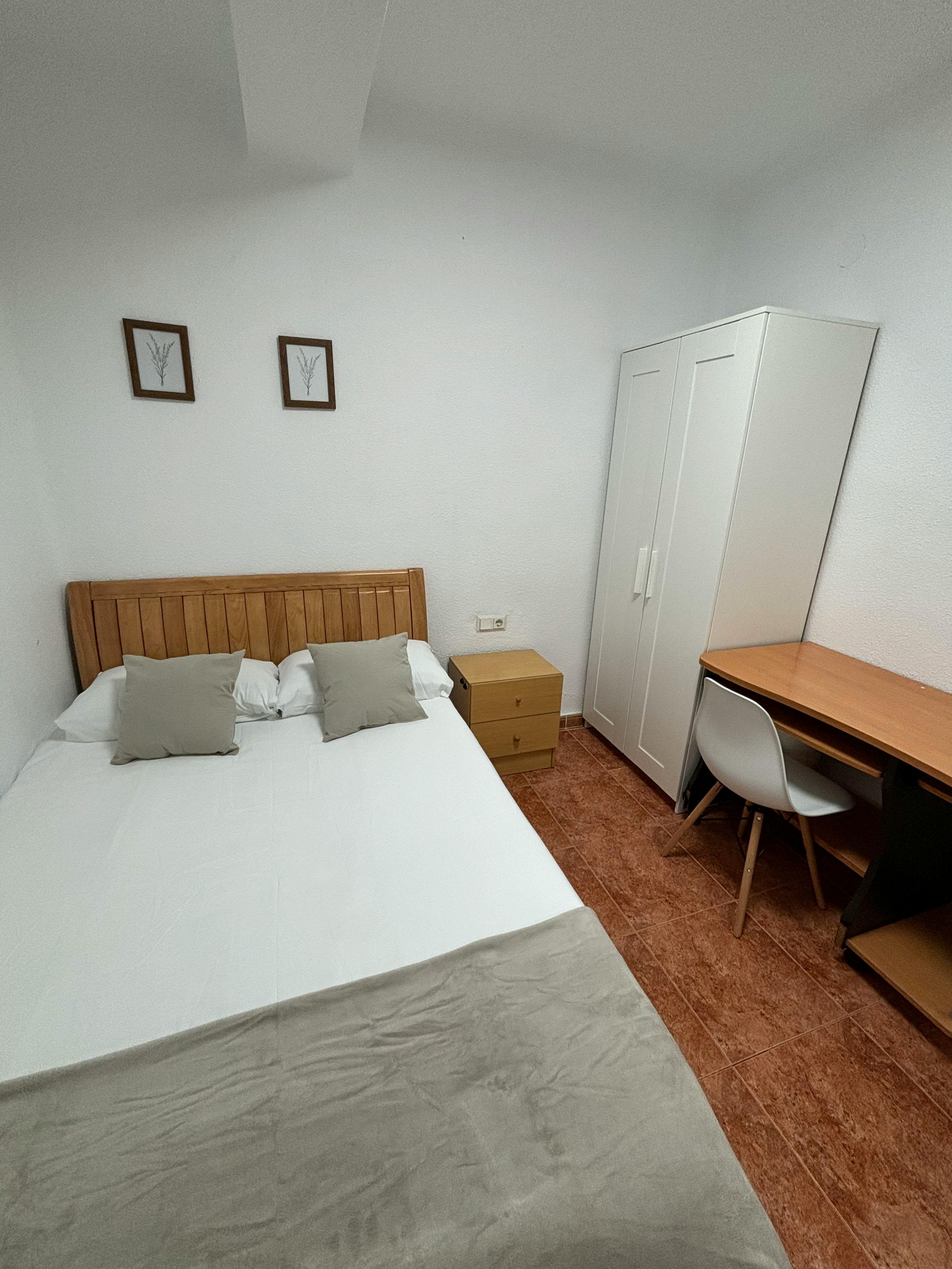 Apartment Valencia, 1 bed, 7m² — photo 1