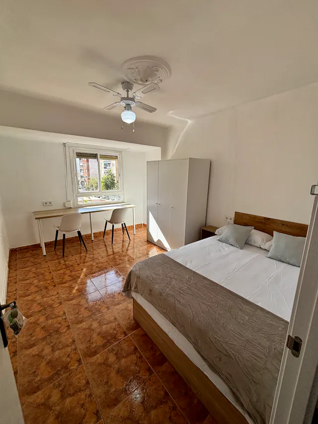 Private room in Avenida de Gaspar Aguilar, Valencia (1565142) room image 1