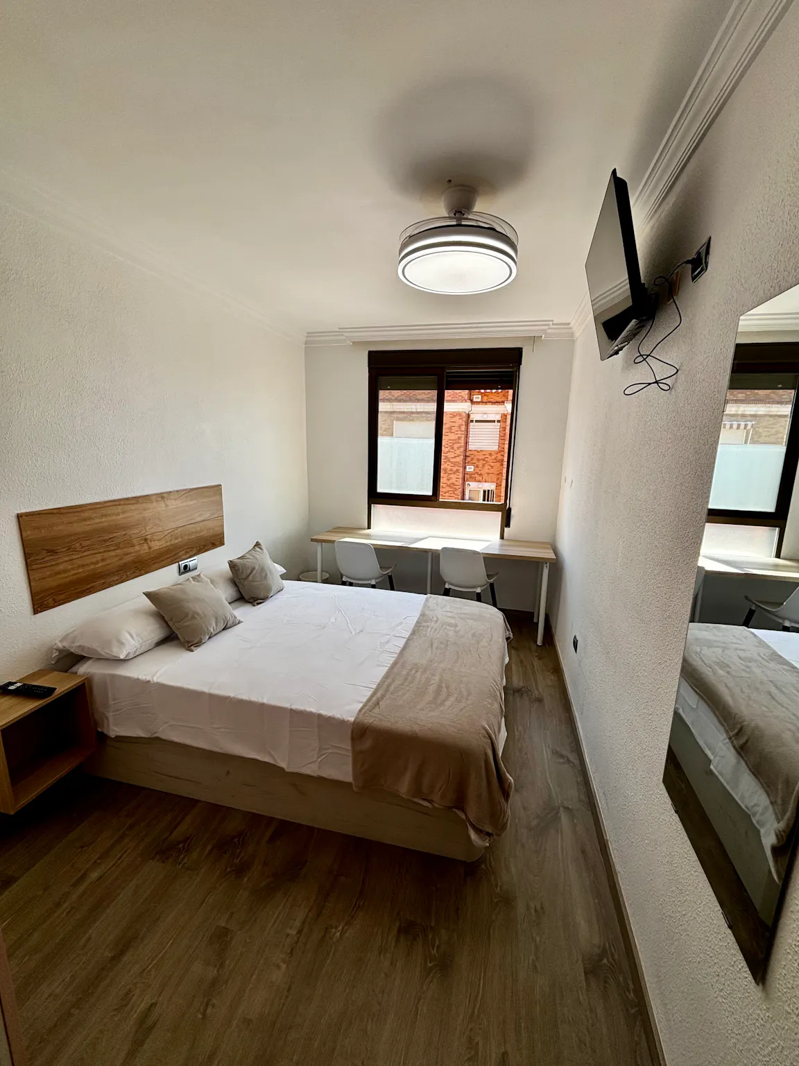 Carrer de les Roses, Manises preview