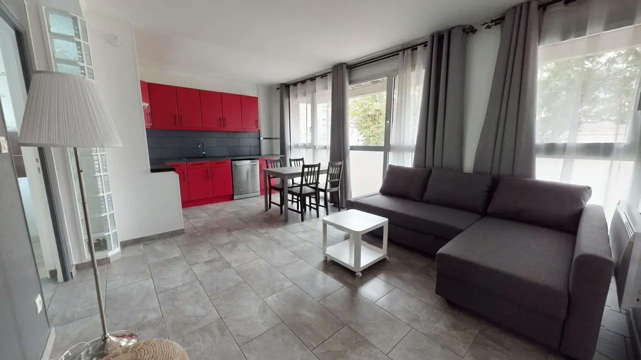 Apartment for rent for €837 per month in Lyon, Route de Vienne