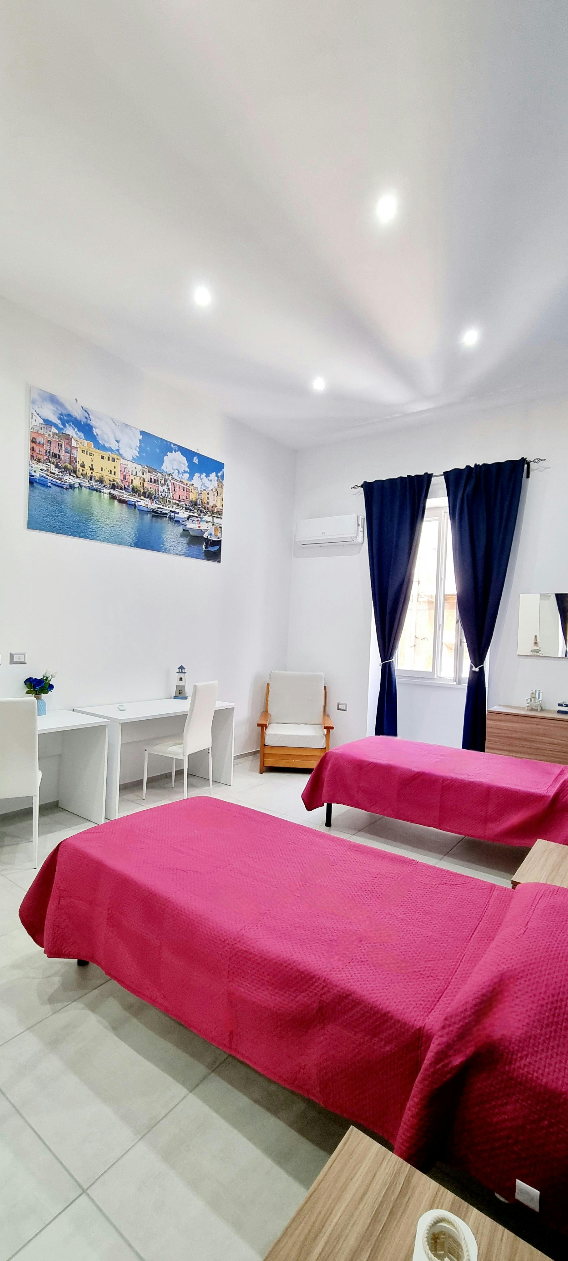 Via delle Zite, Naples