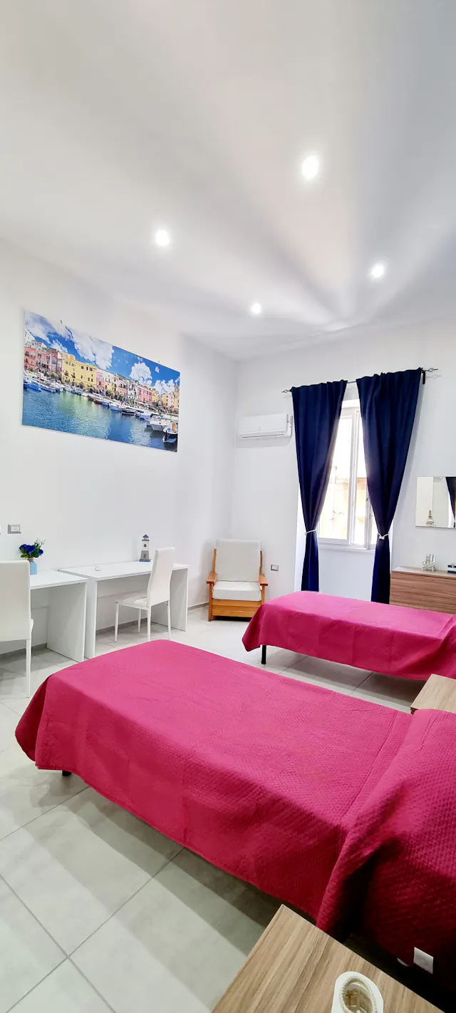 Private room in Via delle Zite, Naples (1565417) room image 1