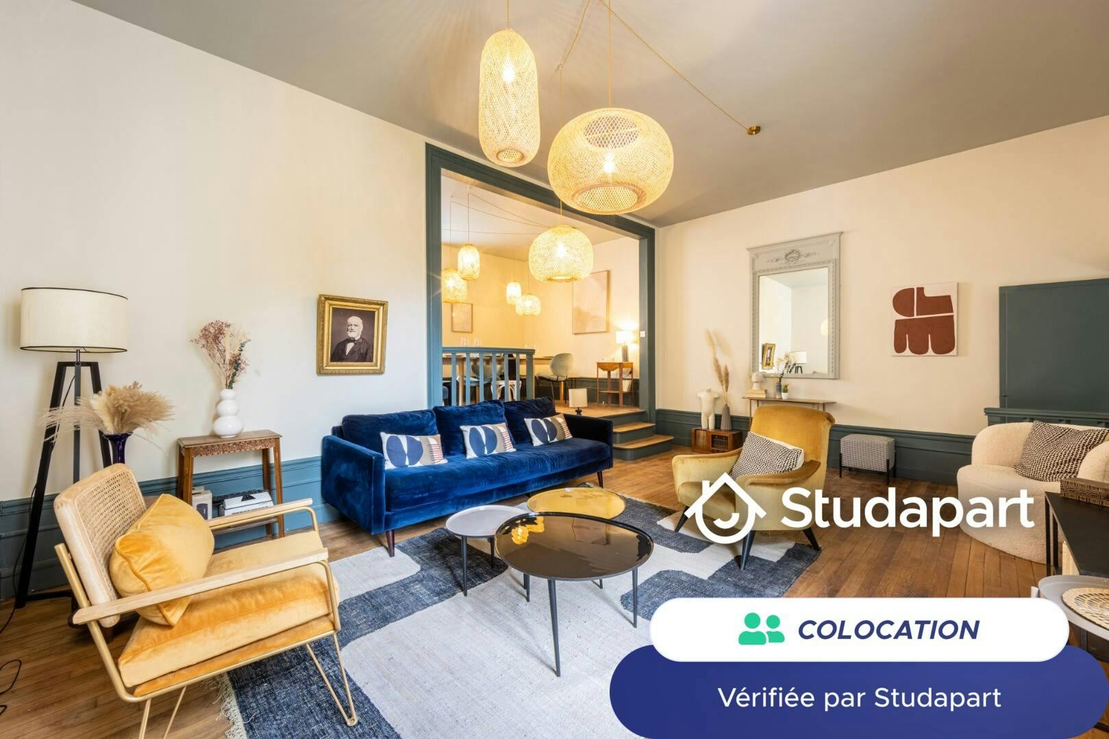 Private room for rent for €1,167 per month in Paris, Passage du Monténégro