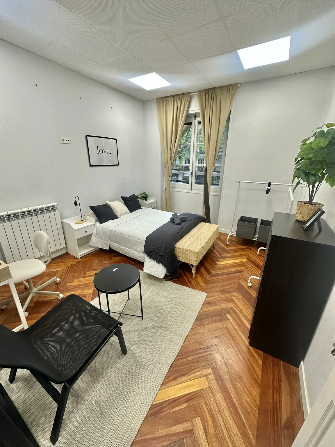 Private room in Calle de Alberto Aguilera, Madrid (1565649) ROOM