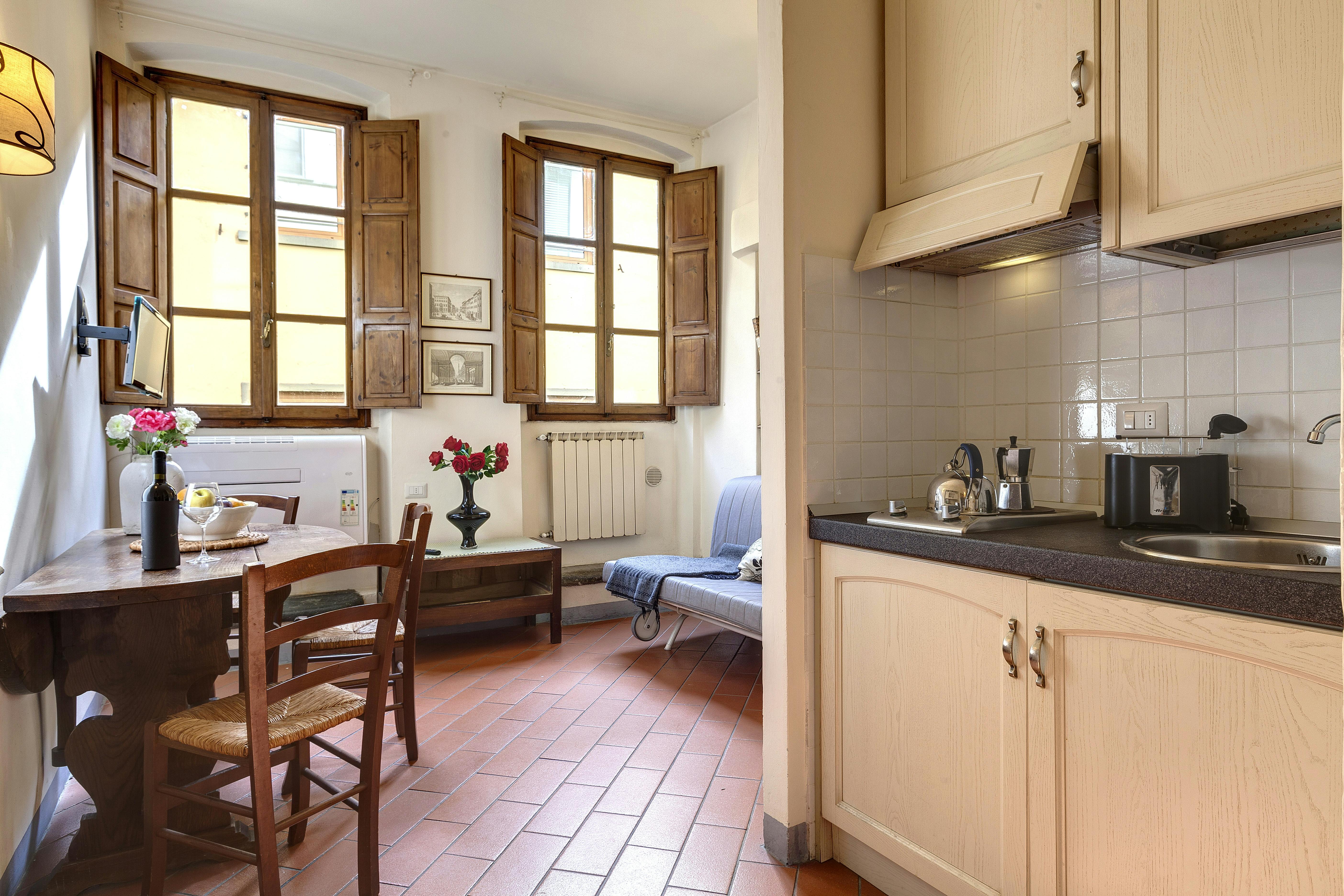 Appartamento in affitto a 1800 € al mese a Florence, Via dell'Osteria del Guanto