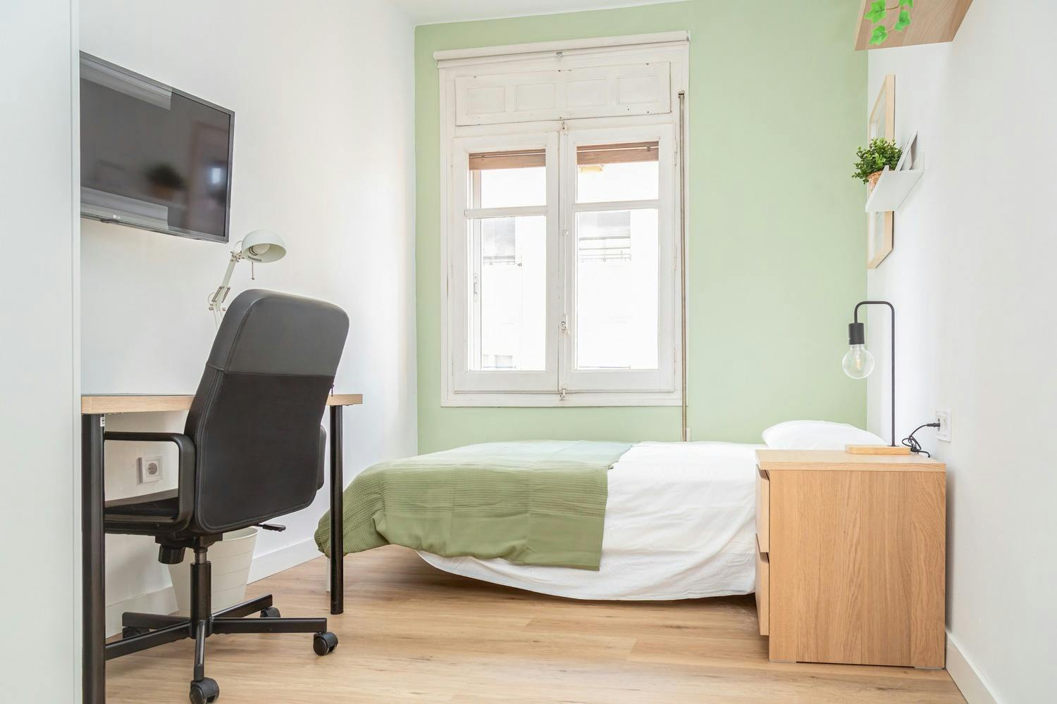 Pokój prywatny do wynajęcia za 345 € miesięcznie w mieście Zaragoza, Calle Mariano Barbasán