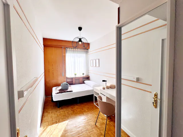 Private room in Calle de Valdevarnes, Madrid (1566339) room image 2