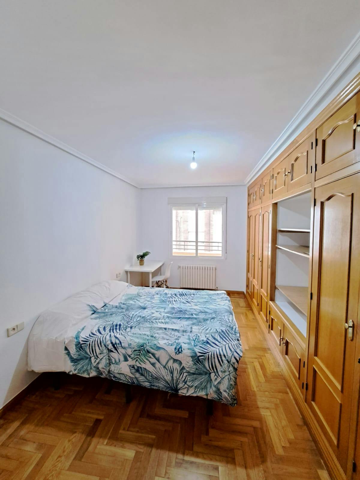 Pokój prywatny do wynajęcia za 350 € miesięcznie w mieście Albacete, Calle La Cruz