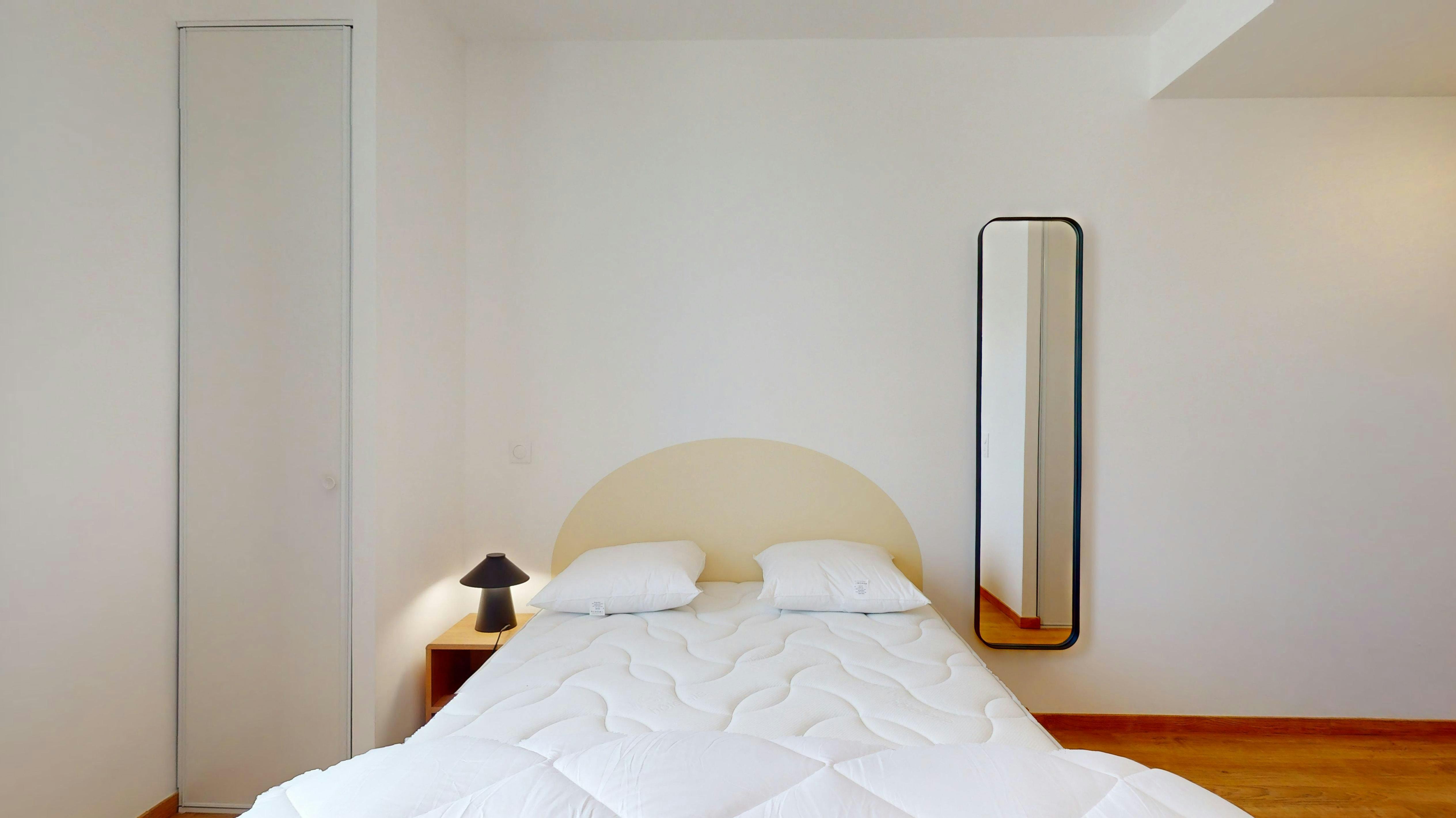 Apartment Cergy, 1 bed, 19m² — photo 98